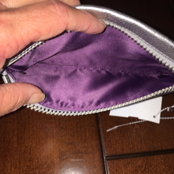 Coach Poppy silver sequined clutch/wristlet - Picture 6 of 6